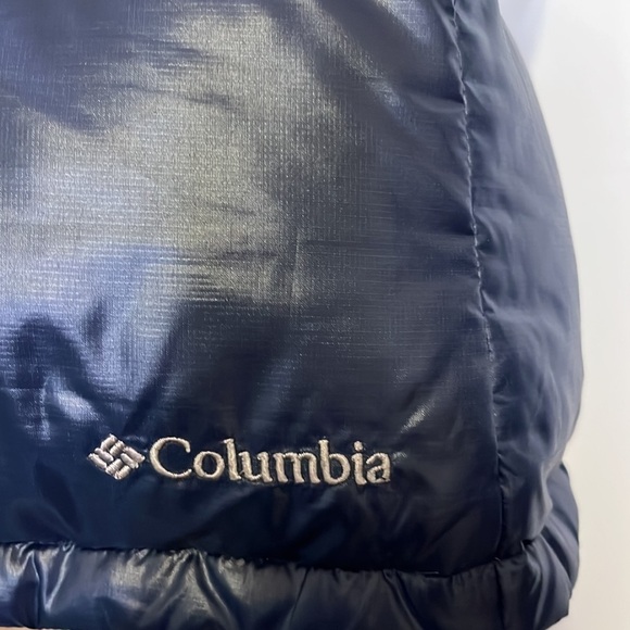 COLUMBIA Down navy blue down vest, size medium, in very good condition - Picture 12 of 14